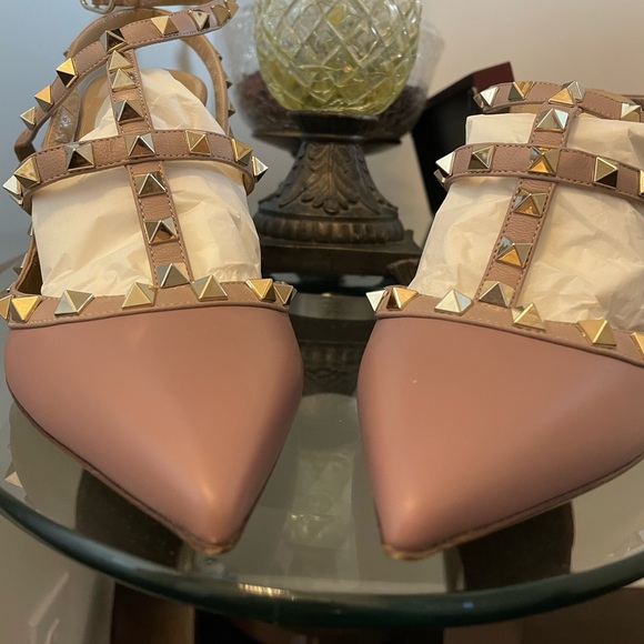 Valentino - Picture 9 of 12